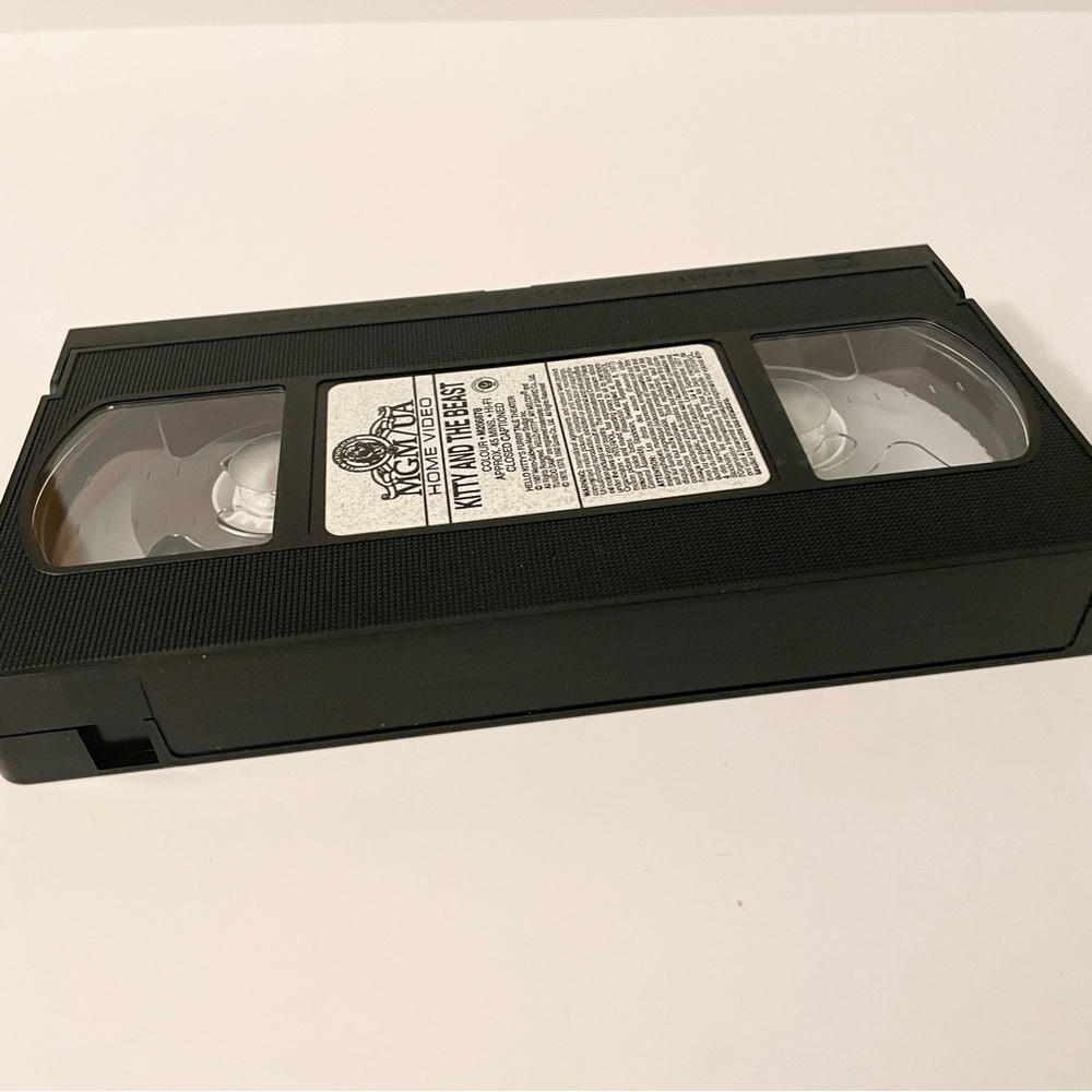 Vintage 1998 Hello Kitty Kitty and the Beast VHS Tape Furry Tale Theater - Picture 14 of 16
